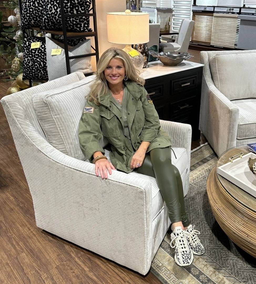 Hunter Douglas Dealer at Holley's Home Interiors